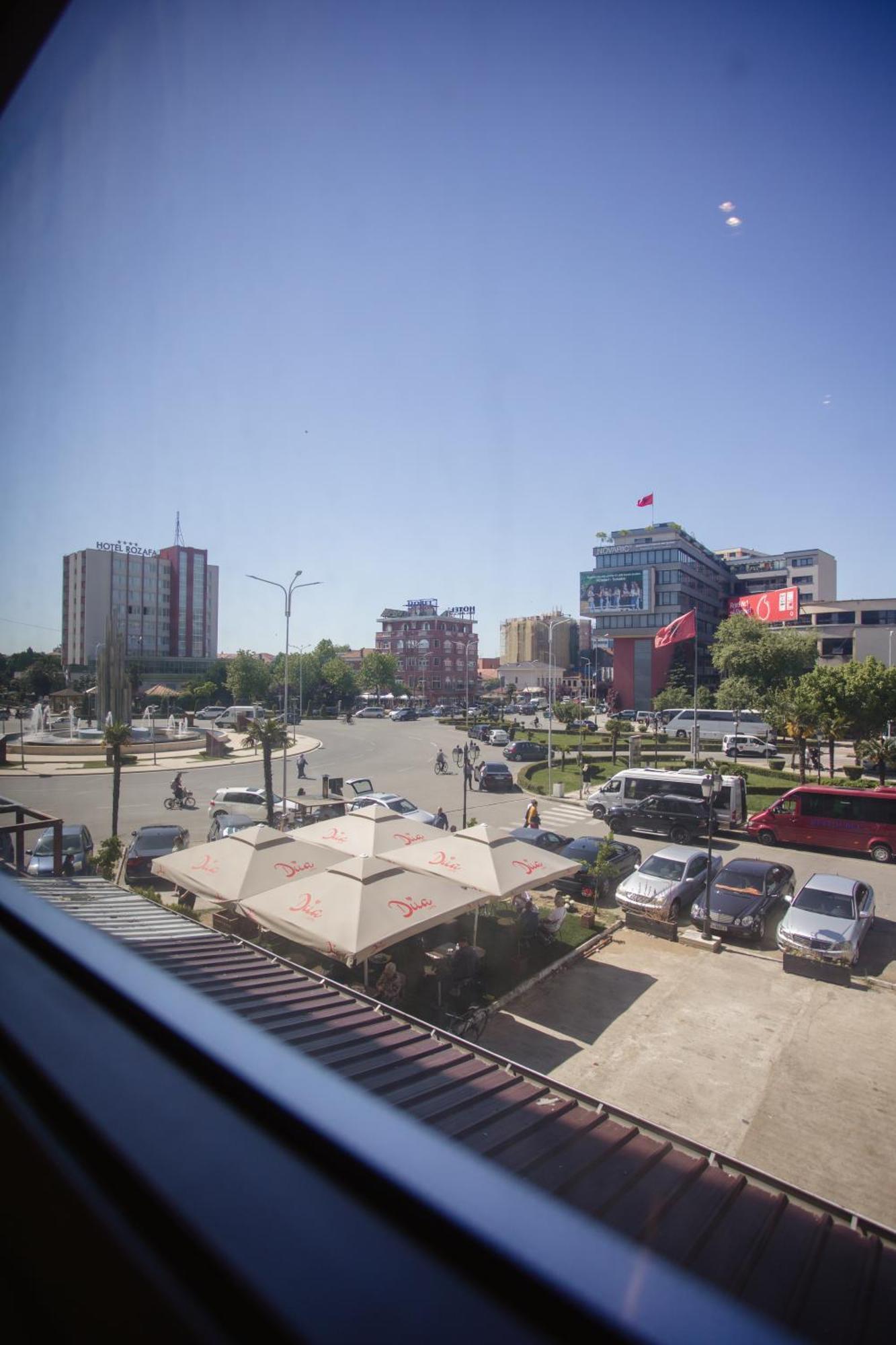 Corner Hostel Shkoder Exterior photo